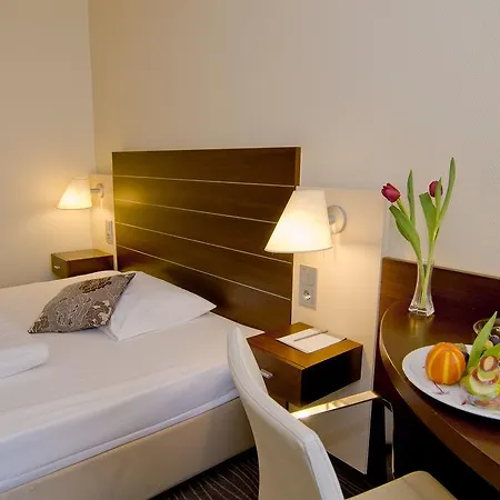 Achat Hotel 3*